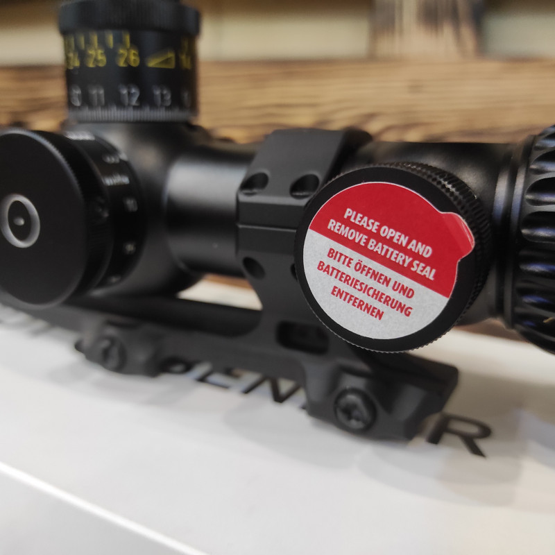 Оптичний приціл Schmidt & Bender 5-25x56 PM II LP, моноблок Reptilia б/в